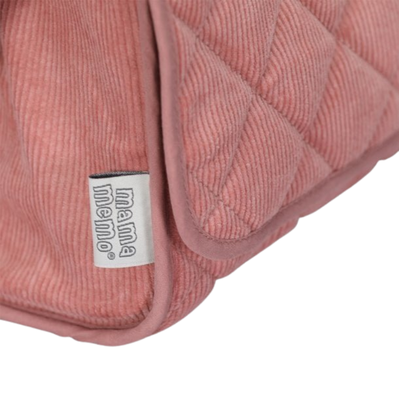 MAMAMEMO® Poppen Verzorgingstas Roze in Corduroy - Met Accessoires - bij Brightstore.nl
